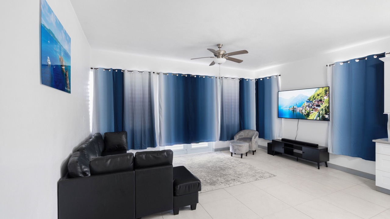Photo of Livingroom in Road Town