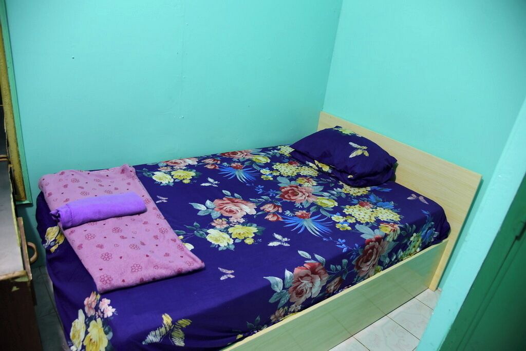 Photo of Bedroom in Male