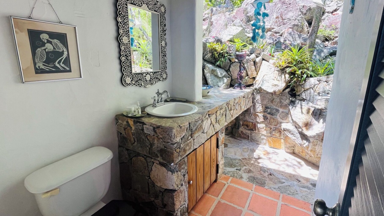 Photo of Bathroom in Great Camanoe Island