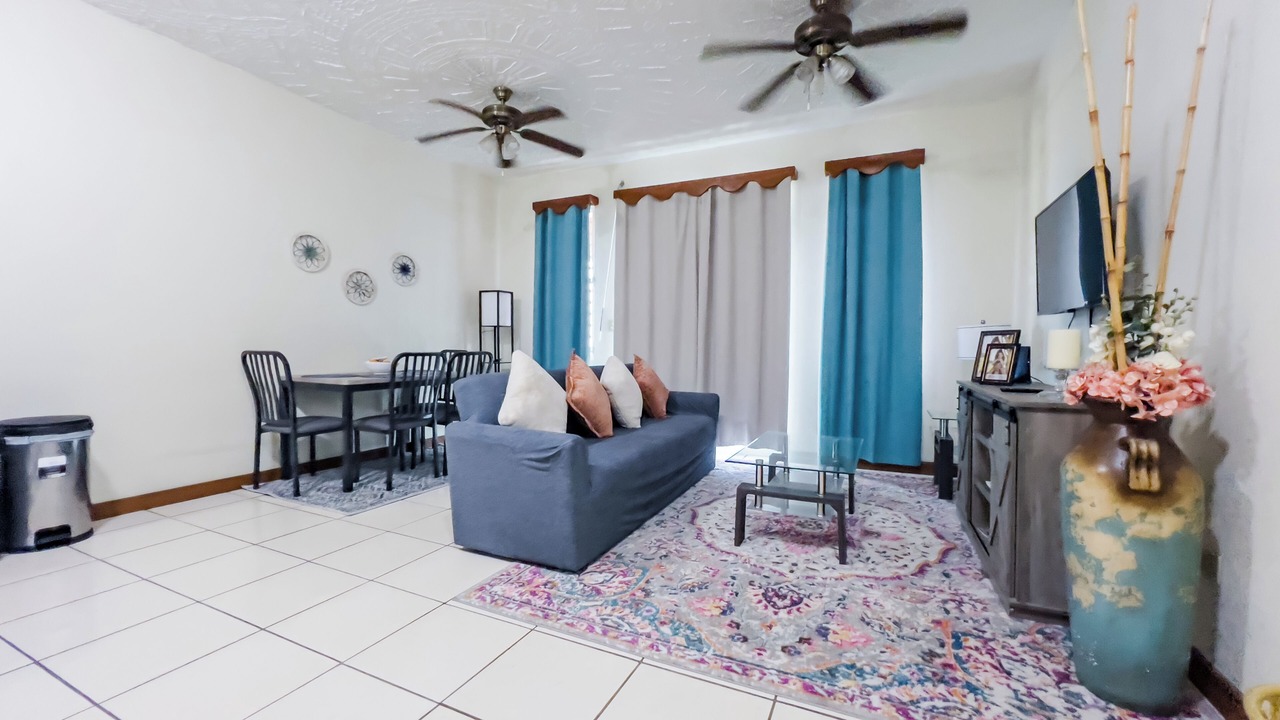 Photo of Livingroom in Parham Town
