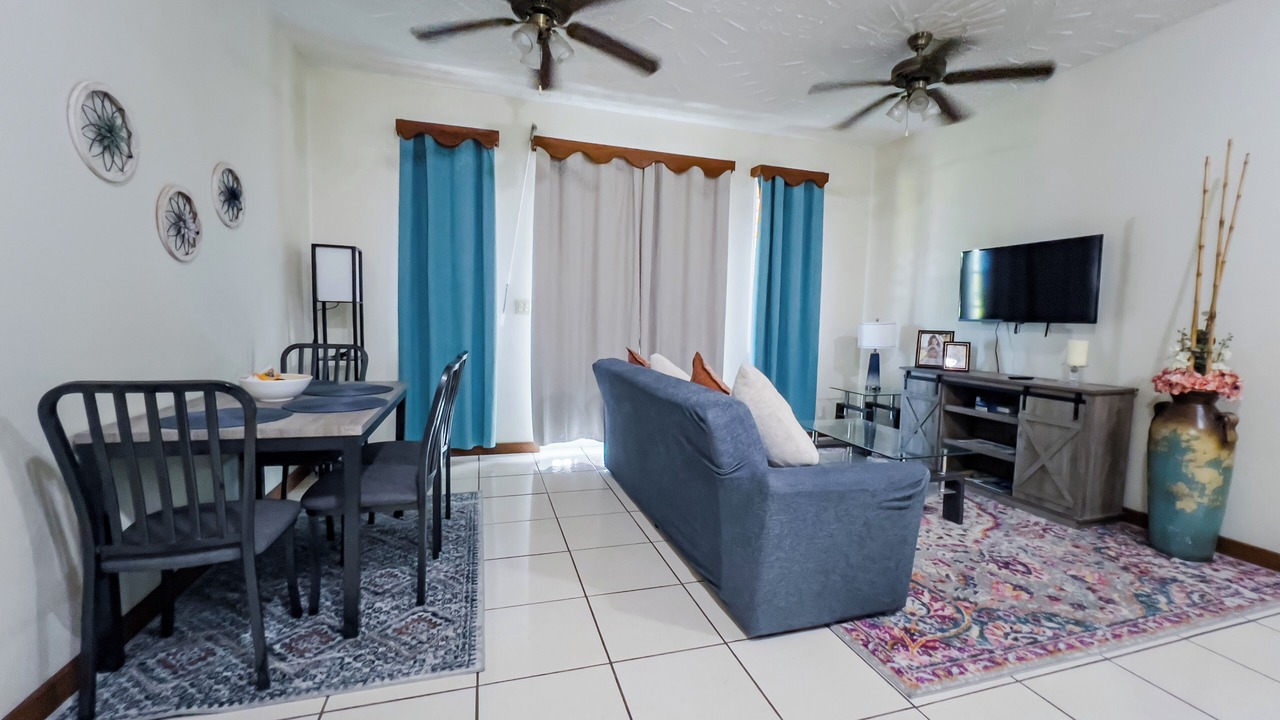 Photo of Livingroom in Parham Town