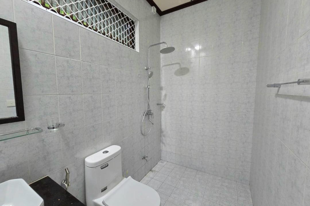 Photo of Bathroom in Fuvahmulah