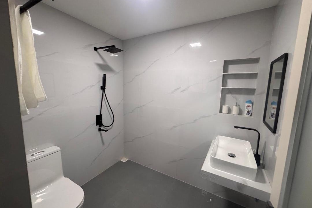 Photo of Bathroom in Fuvahmulah