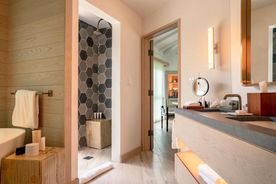 Photo of Bathroom in Spanish Town