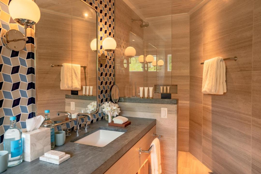 Photo of Bathroom in Spanish Town