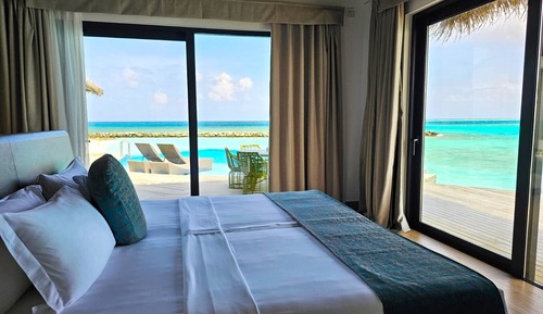 Grand Solana (2 Bedroom Beach Villa with private pool & Jacuzzi)