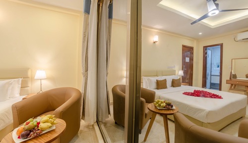 Deluxe Partial Seaview King/Twin with Balcony (Free Return Airport Transfer and Breakfast Included)