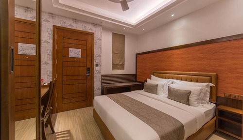 Deluxe Double Room with Free Return Airport Transfer