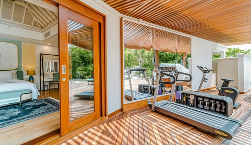 Grand Beach Residence with Sunrise Pool