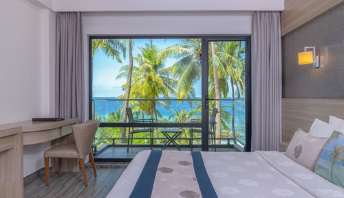 Deluxe Double Room with Balcony and Sea View