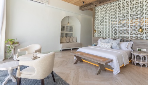 Beach Pool Suite