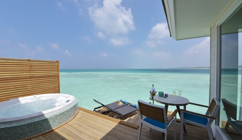 Aqua Villa with Swirl Pool