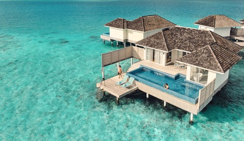 Sunset Aqua Pool Suite