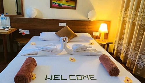 Standard Room, 1 King Bed, Beach View