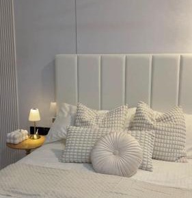 Deluxe Queen Suite
