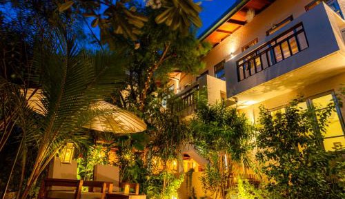 Deluxe Double or Twin Room with Garden View