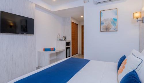 Deluxe Double Room City View with Balcony