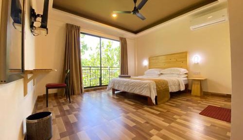 Deluxe Double Room with Balcony and Sea View