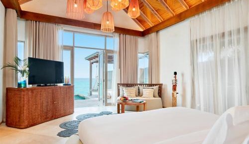 Sunrise Water Villa with Pool