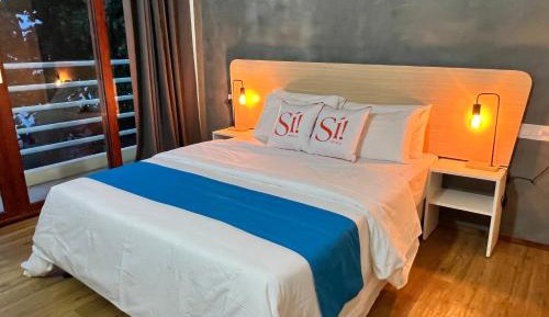 Deluxe Double Room with Balcony and Sea View