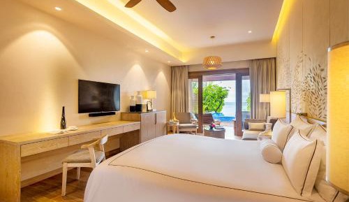 Beach Suite With Pool