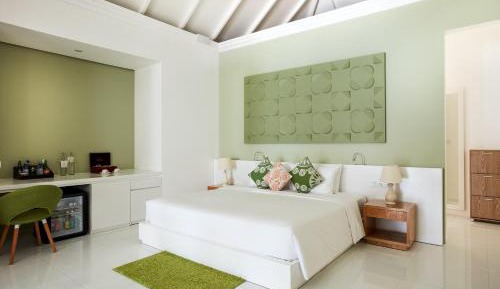 Grand Beach Suite with Pool - 50% Discount on Return Airport transfers and free 45 mins SPA for 2 Adults with min 3-nights stay, from booking date 15th March, for stay period till 22nd Dec 2026