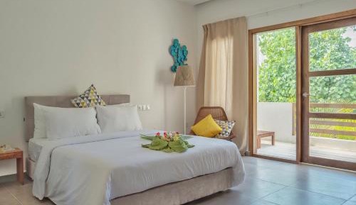 Deluxe Double Room with Balcony and Sea View