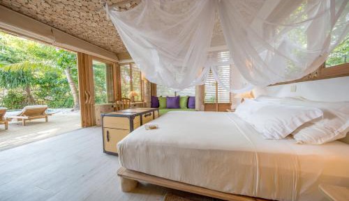 2 Bedroom Crusoe Residence with Pool