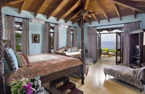 East End Villa | Oceanfront Balinese inspired luxury villa