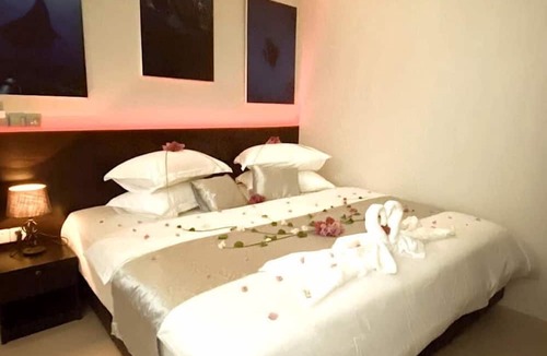 Dharavandhoo House | Violet Inn by Blue Surge