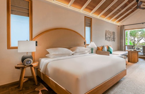 Fonimagoodhoo Hotel | NH Collection Maldives Reethi Resort