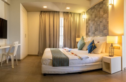 Maafushi House | Velana Beach Hotel Maldives