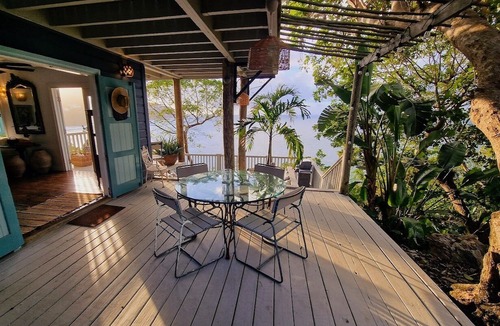Wesley Will House | Spectacular clifftop house with hot tub next to sandy beach, stunning sea views