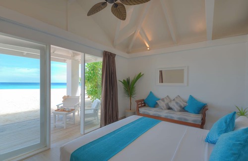 Bathala Island Hotel | Sandies Bathala