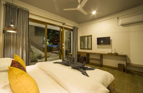 Hangnaameedhoo Hotel | By The Shade
