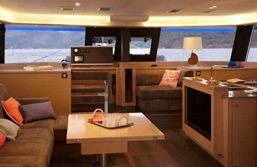 Parham Town Boat Rental | Dream Yacht Charter Private Crewed Yacht