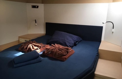 Parham Town Boat Rental | Dream Yacht Charter Private Crewed Yacht