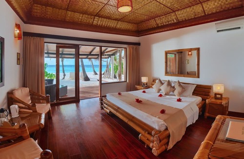 Angaga Hotel | Angaga Island Resort & Spa