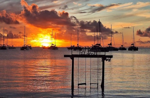 Setting Point Hotel | Anegada Reef Hotel