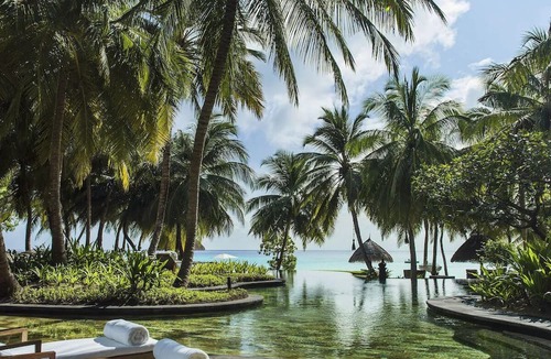 Reethi Rah House | Best Place to Unwind! On Private Beach w/Beach View, Private Pool and Spa Tub