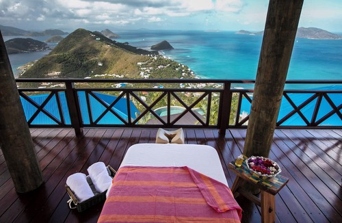 West End Villa | Tingalayo is a private villa for 12 with 270 degree breathtaking views.