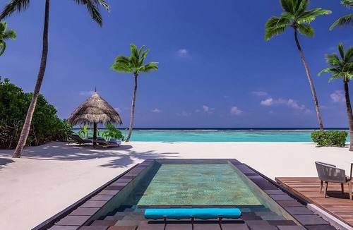 Reethi Rah Apartment | One&Only Reethi Rah, Grand Sunset Residence, Beach View From The Balcony!