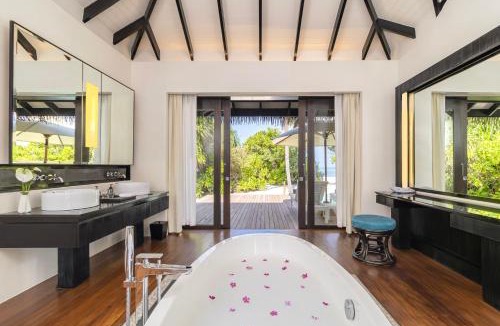 Kudafunafaru Resort | Noku Maldives, Vignette Collection by IHG