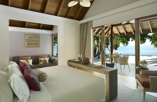 Mudhdhoo Resort | Dusit Thani Maldives - Mudhdhoo Island, Baa Atoll