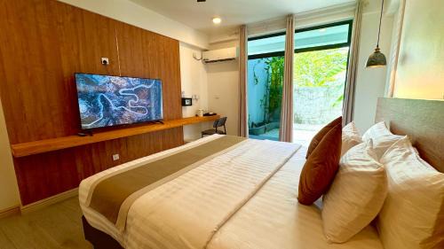 Felidhoo Hotel | Celestial Oasis