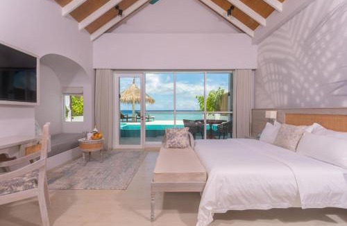 Kuda Bandos Resort | Malahini Kuda Bandos Special Offer Begin your island escape with ease airport pick up and return by shared speedboat at just USD 75 per person stays stay untill end October 2026