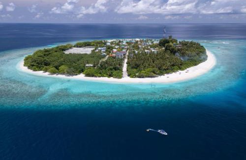 Kamadhoo Hotel | La Plage Maldives