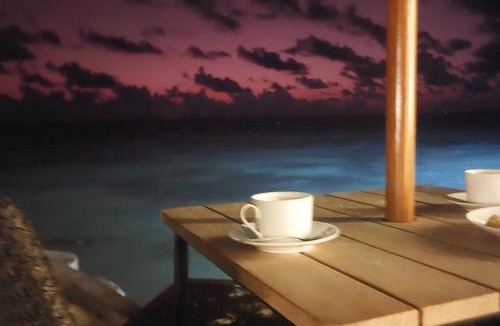 Dhiffushi Hotel | Comfy Cool Breeze by eMzaz