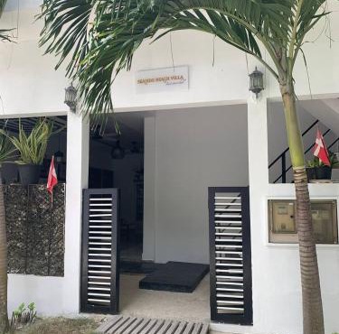 Seaside Villa in Dhiffushi